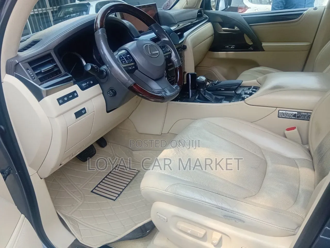 Lexus LX 2018 Gray