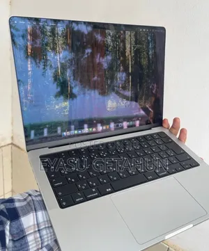 New Laptop Apple MacBook Pro 2024 M4 16GB Apple M4 Pro SSD 512GB