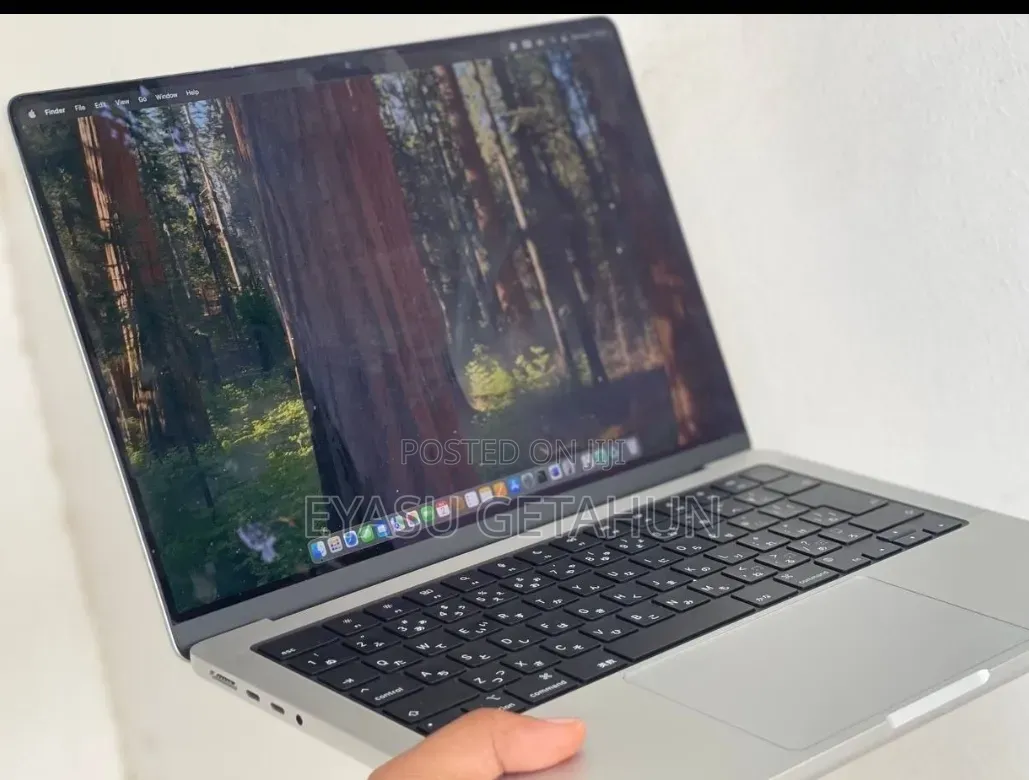New Laptop Apple MacBook Pro 2024 M4 16GB Apple M4 Pro SSD 512GB