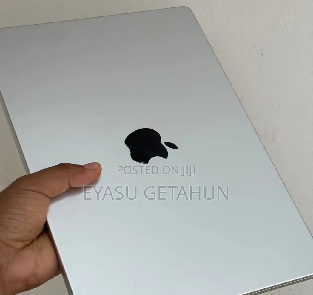 New Laptop Apple MacBook Pro 2024 M4 16GB Apple M4 Pro SSD 512GB