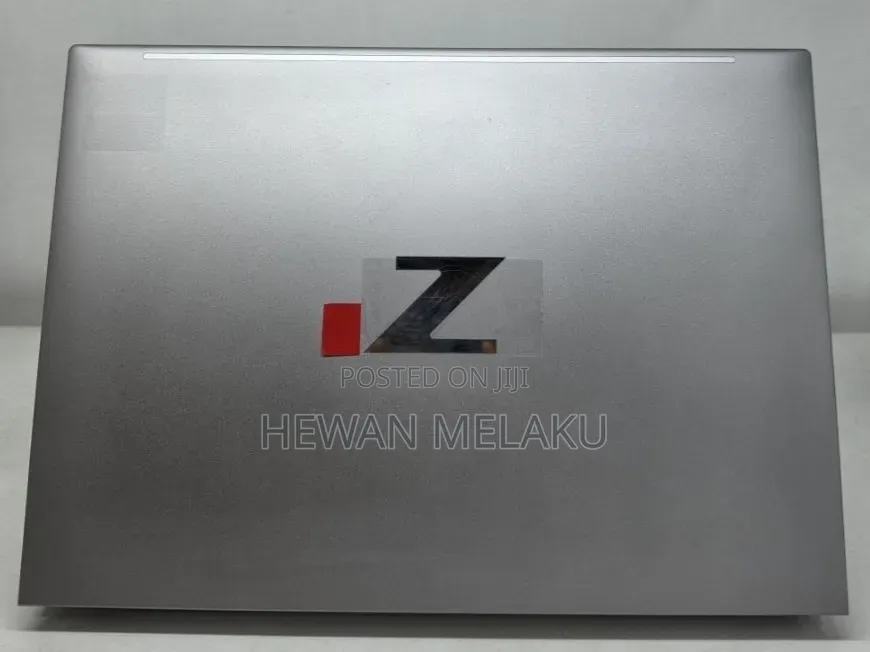 New Laptop HP ZBook Firefly G9 16GB Intel Core i7 SSD 512GB