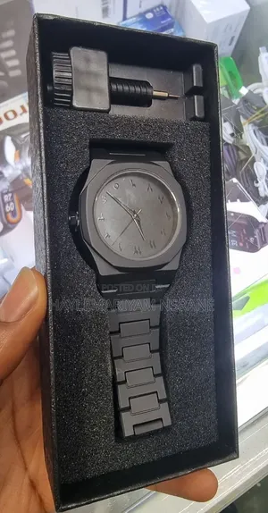 Matte Black Men's Quartz Watch With Arabic Numerals Dial