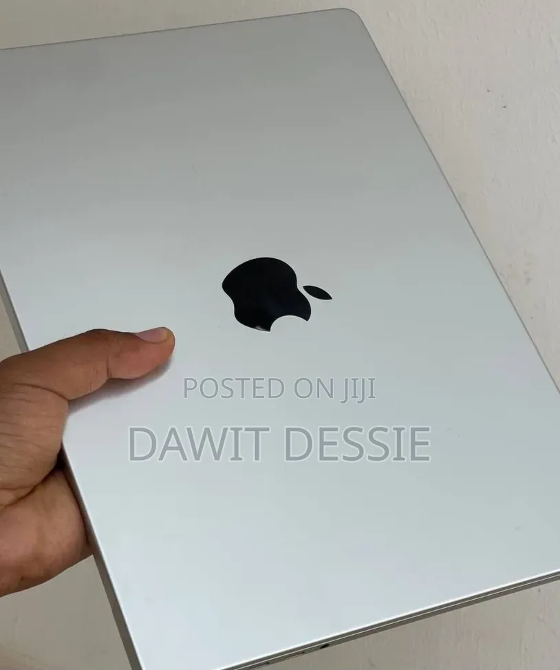 New Laptop Apple MacBook Pro 2024 M4 16GB Apple M4 Pro SSD 512GB