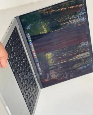 New Laptop Apple MacBook Pro 2024 M4 16GB Apple M4 Pro SSD 512GB