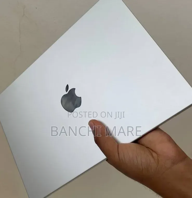 New Laptop Apple MacBook Pro 2024 M4 16GB Apple M4 SSD 512GB