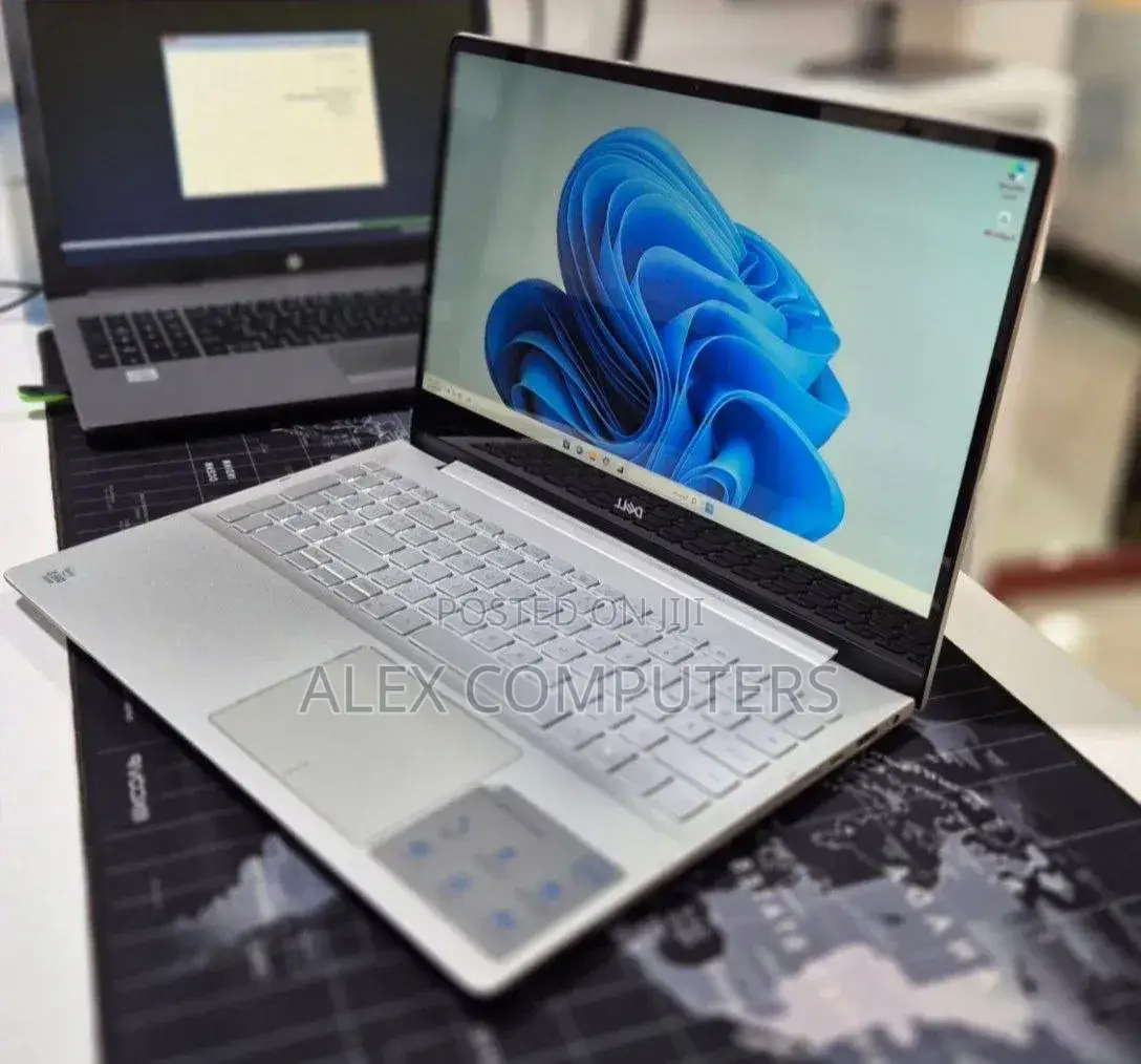 New Laptop Dell Inspiron 15 8GB Intel Core i5 SSD 256GB