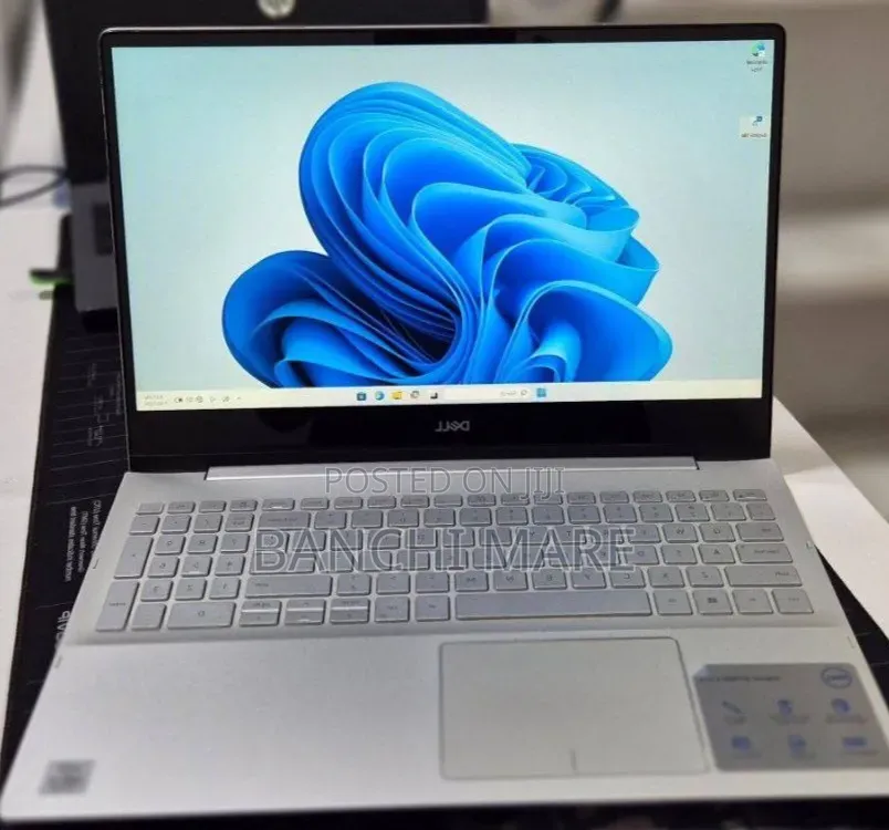 New Laptop Dell Inspiron 15 8GB Intel Core i5 SSD 256GB