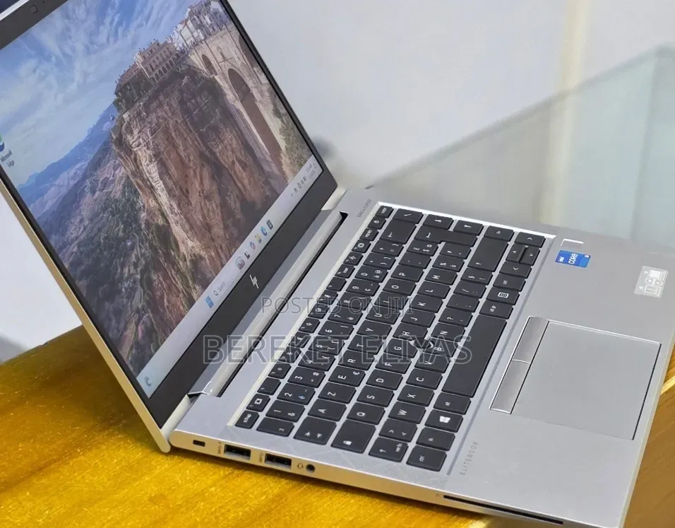 New Laptop HP EliteBook 840 G8 16GB Intel Core i5 SSD 512GB