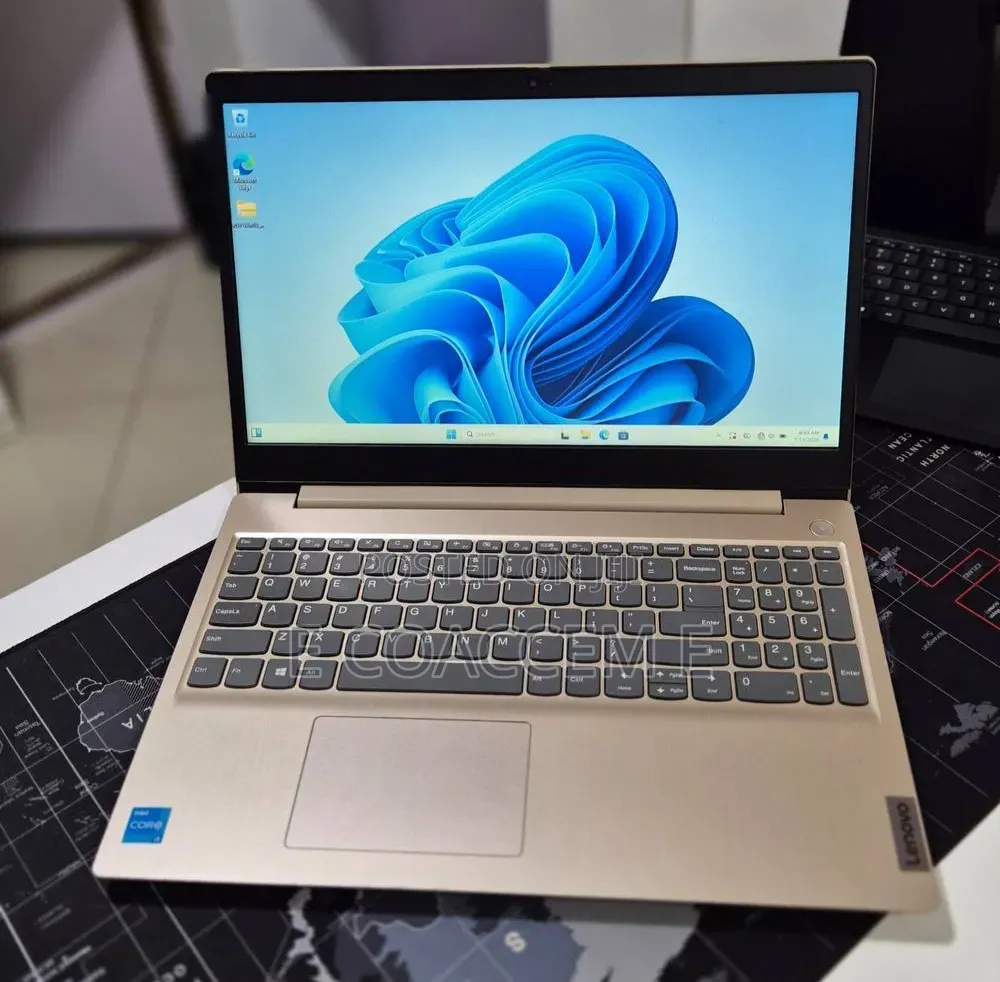 New Laptop Lenovo 8GB Intel Core i3 SSD 256GB