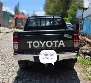 Toyota Hilux 2012 Black