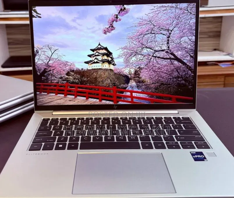 New Laptop HP EliteBook 840 G10 16GB Intel Core i7 SSD 512GB