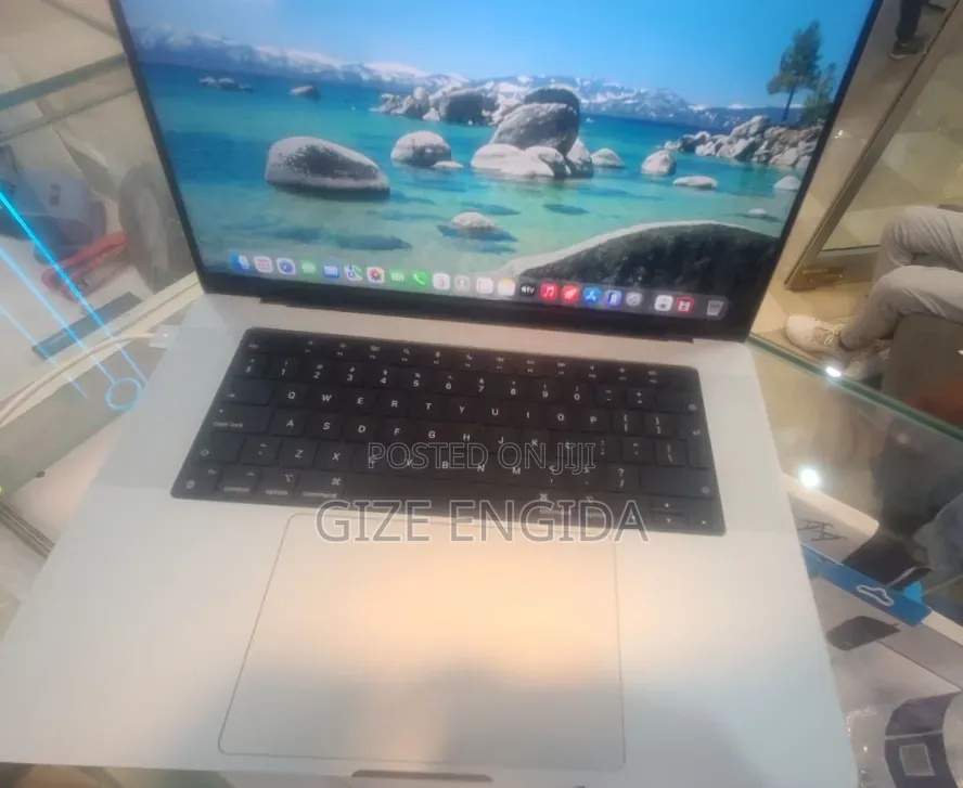 New Laptop Apple MacBook Pro 2021 M1 32GB Apple M1 Max SSD 1T