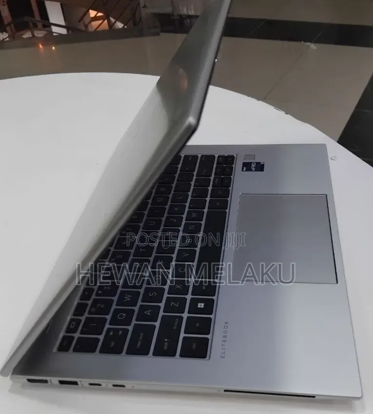 New Laptop HP EliteBook 840 G10 16GB Intel Core i7 SSD 512GB