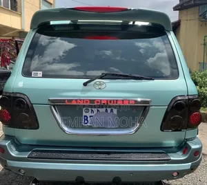 Toyota Land Cruiser 2005 Blue