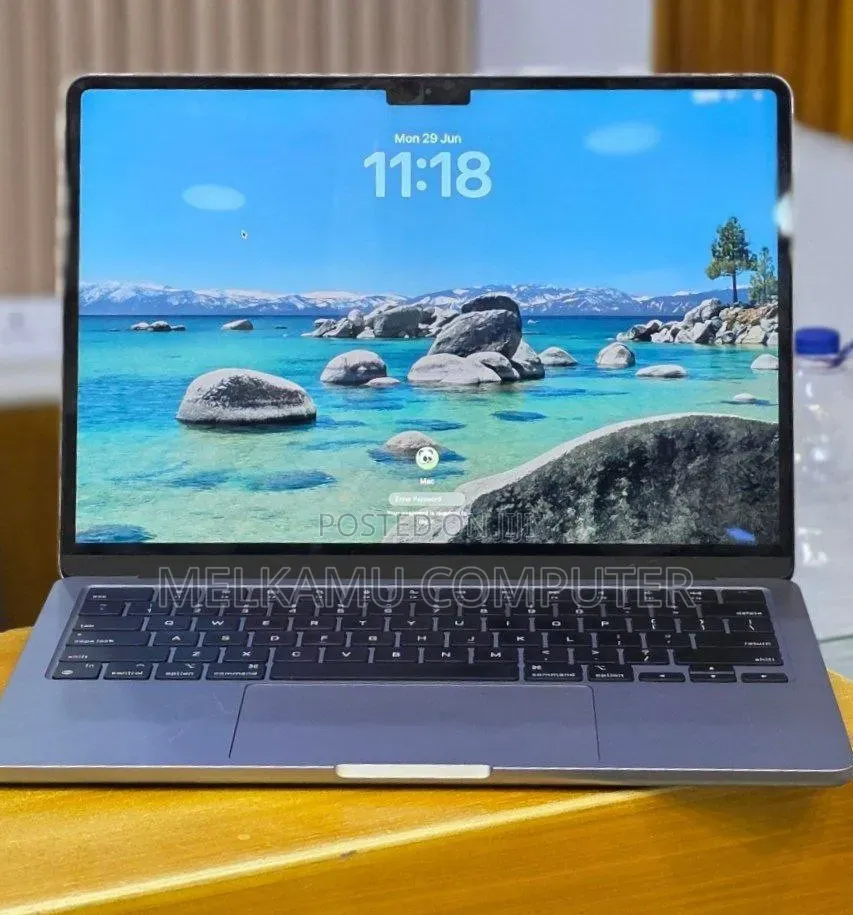 New Laptop Apple MacBook Air 2022 M2 8GB Apple M2 SSD 256GB