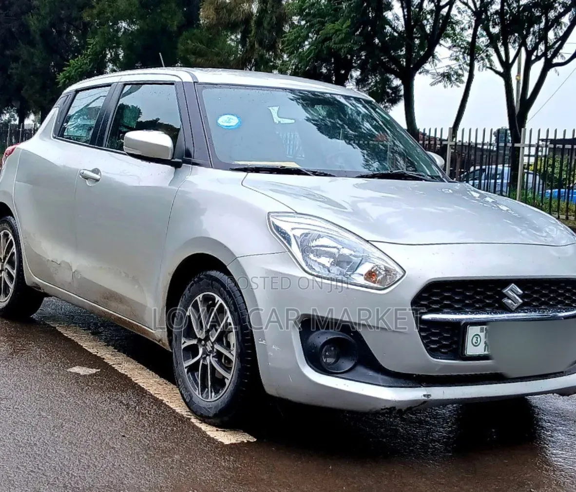 Suzuki Swift 2022 Gray