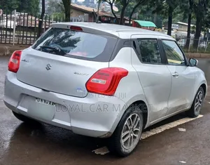 Suzuki Swift 2022 Gray