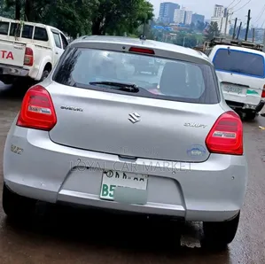 Suzuki Swift 2022 Gray