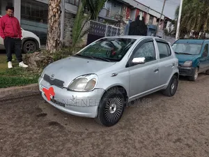 Toyota Vitz 1.0 FWD 5dr 2000 Silver