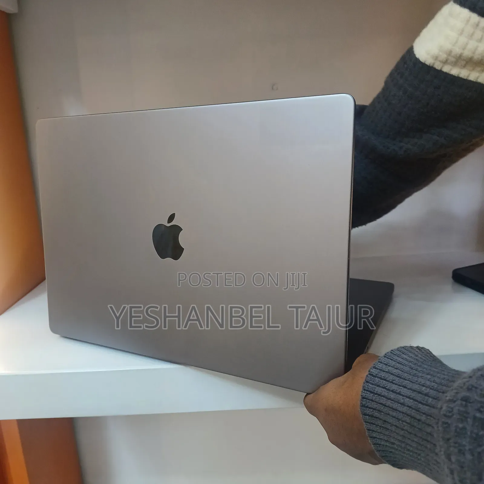 New Laptop Apple MacBook Pro 2021 M1 16GB Apple M1 Pro SSD 512GB