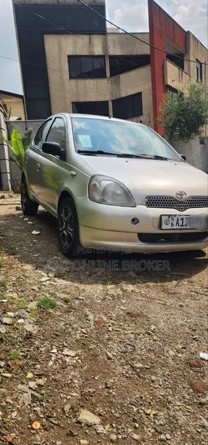 Toyota Vitz 1999 Gray