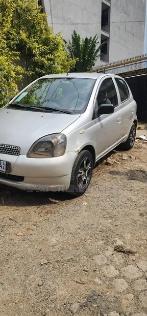 Toyota Vitz 1999 Gray