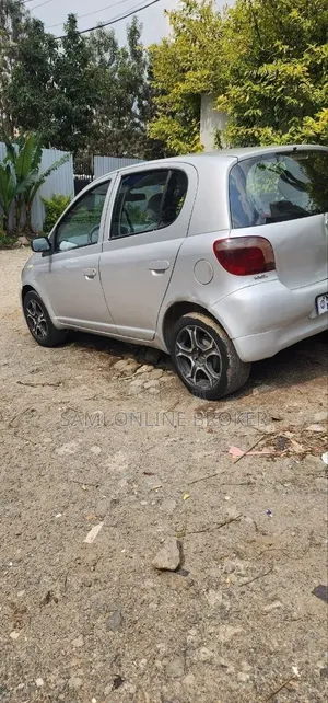 Toyota Vitz 1999 Gray