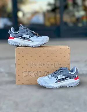 Nike ACG Mountain Fly