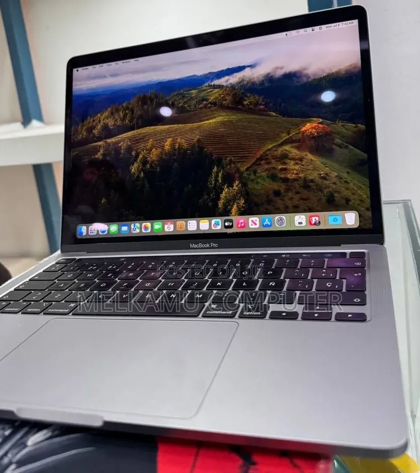 New Laptop Apple MacBook Pro 2021 M1 16GB Apple M1 SSD 512GB