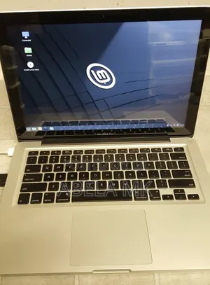 Laptop Apple MacBook 8GB Intel Core i7 SSHD+SSD 320GB