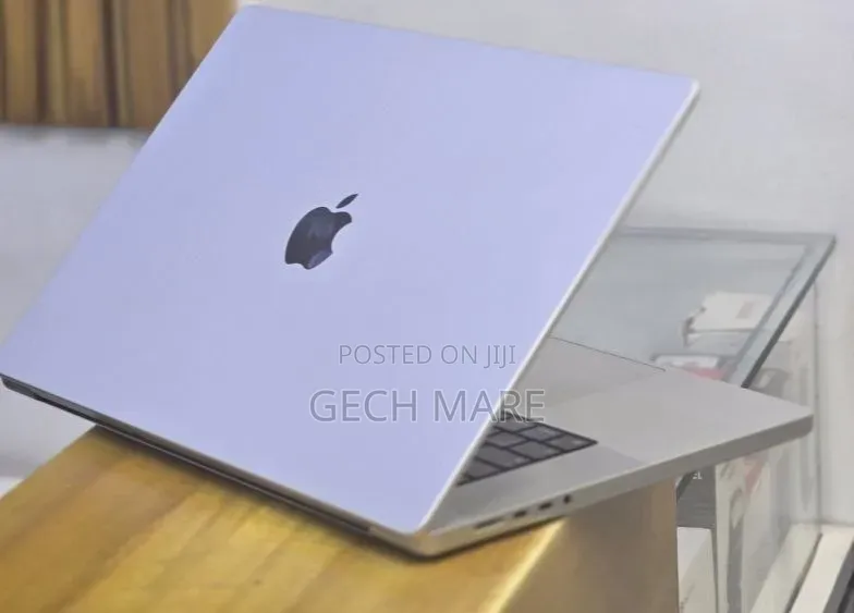 New Laptop Apple MacBook Pro 2021 M1 32GB Apple M1 Pro SSD 512GB
