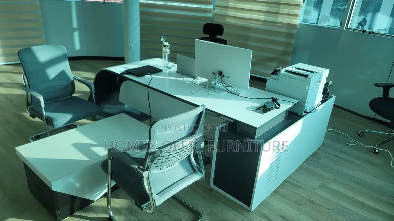 Luxury Office Table | የማናጀር ጠረጴዛ
