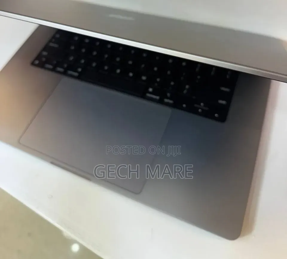 New Laptop Apple MacBook Pro 2021 M1 32GB Apple M1 Pro SSD 512GB