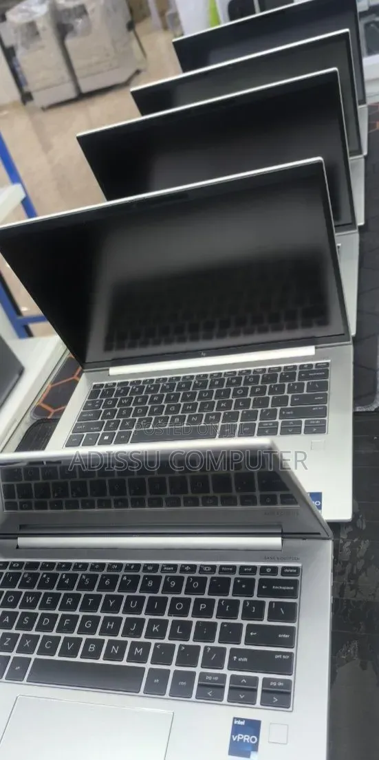 New Laptop HP EliteBook 840 10 16GB Intel Core i5 SSD 512GB
