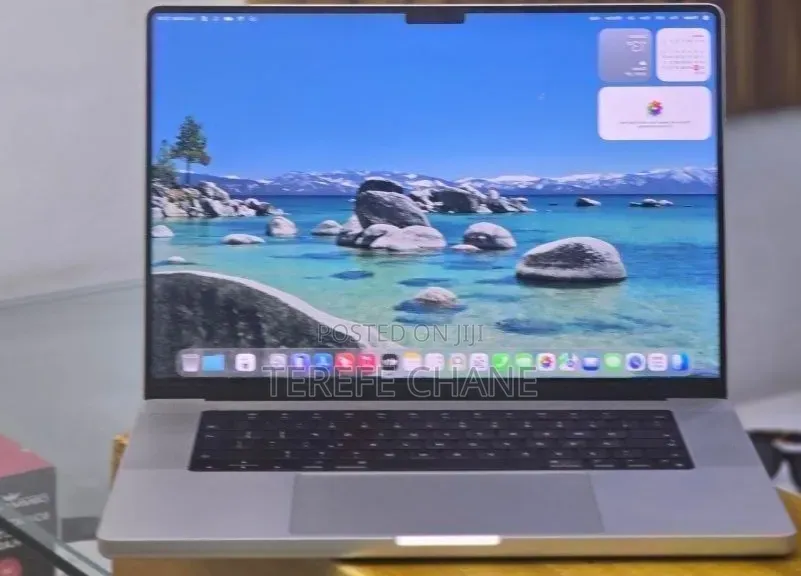 New Laptop Apple MacBook Pro 2021 M1 32GB Apple M1 Pro SSD 256GB
