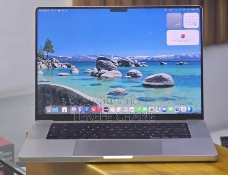New Laptop Apple MacBook Pro 2021 M1 32GB Apple M1 Pro SSD 256GB