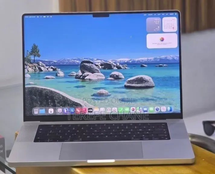 New Laptop Apple MacBook Pro 2021 M1 32GB Apple M1 Pro SSD 256GB