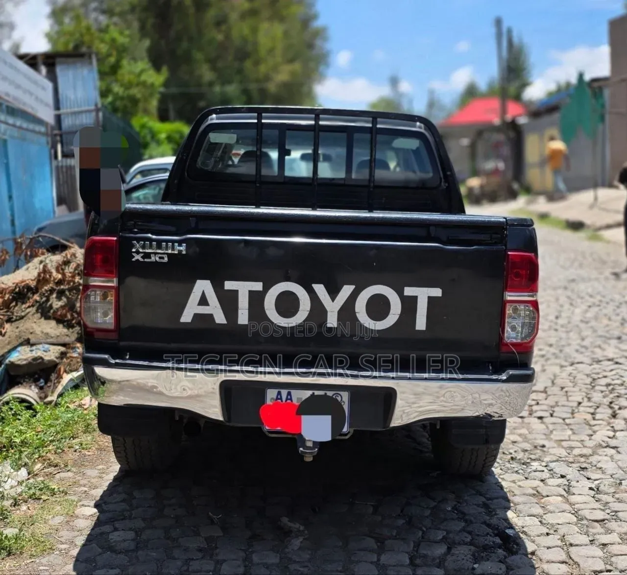 Toyota Hilux 2012 Black