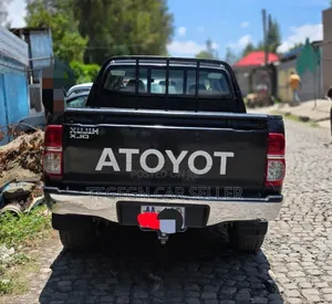 Toyota Hilux 2012 Black