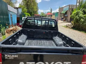 Toyota Hilux 2012 Black