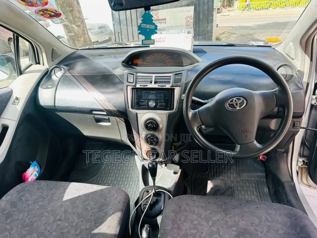 Toyota Yaris 2010 White
