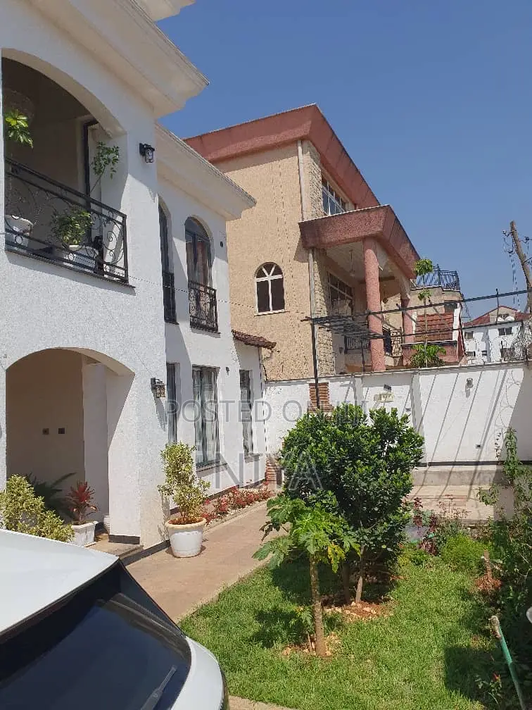 20bdrm House in Nifas Silk-Lafto for sale