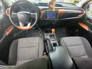 Toyota Hilux 2017 Silver