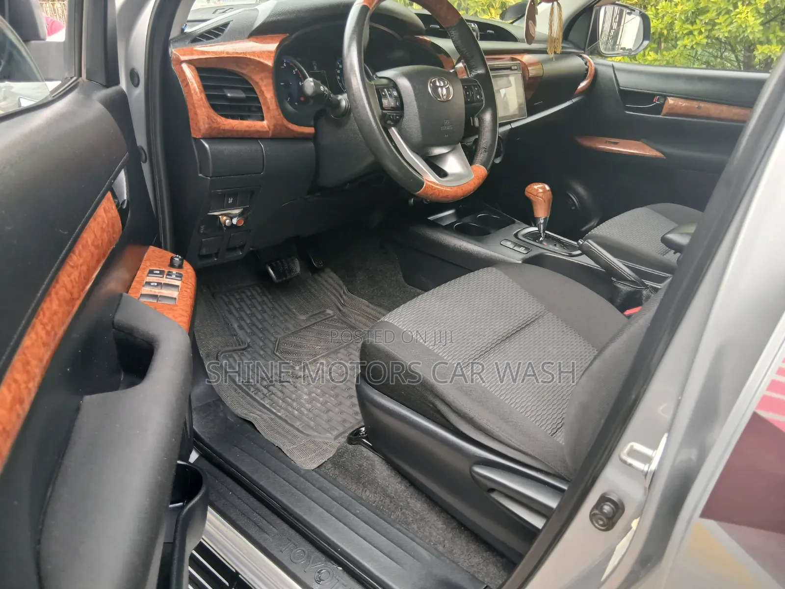 Toyota Hilux 2017 Silver