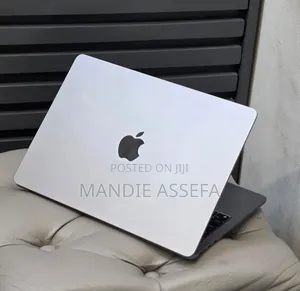 New Laptop Apple MacBook Air 2022 M2 8GB Apple M2 SSD 256GB