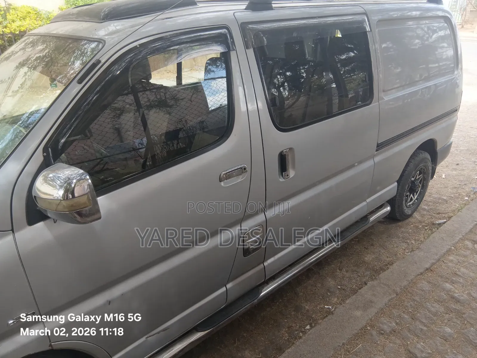 Toyota HiAce 2001 Grey