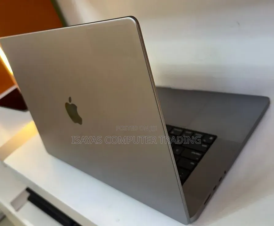 New Laptop Apple MacBook Pro 2021 M1 32GB Apple M1 Pro SSD 512GB