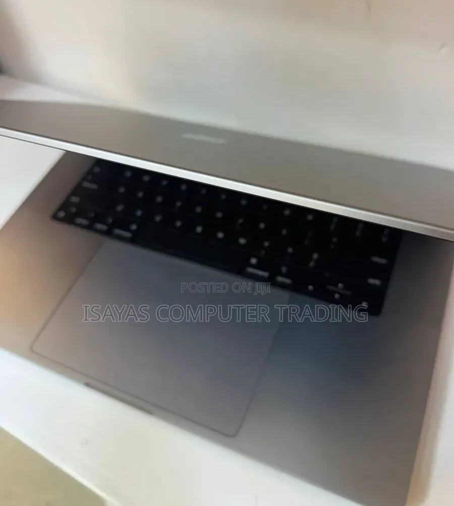 New Laptop Apple MacBook Pro 2021 M1 32GB Apple M1 Pro SSD 512GB