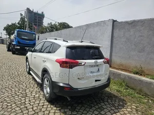 Toyota RAV4 2015 White