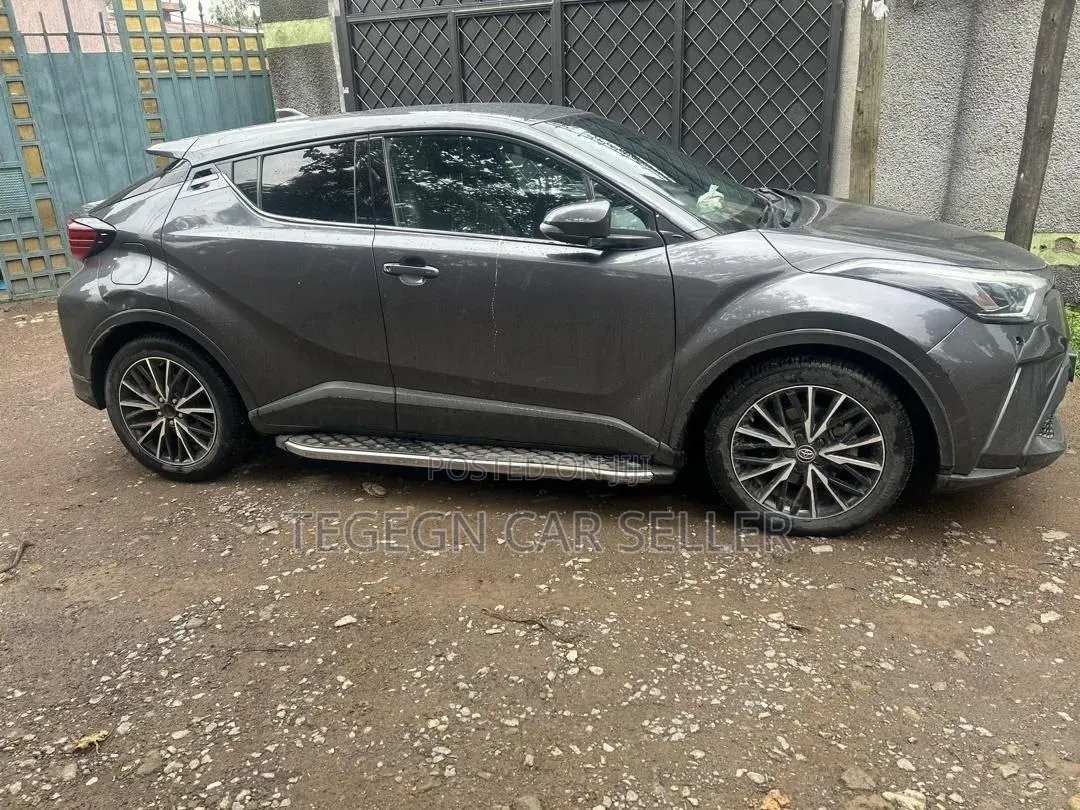 Toyota C-HR 2020 Gray